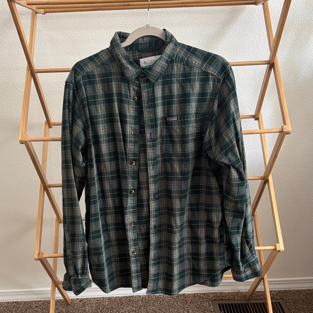 Columbia Men's Green Plaid Button-Up Shirt